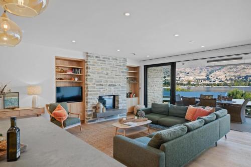 Winona of Wanaka - Luxury Lakefront Apartment - Wanaka