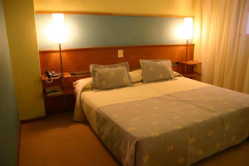 Classic Double or Twin Room image 3