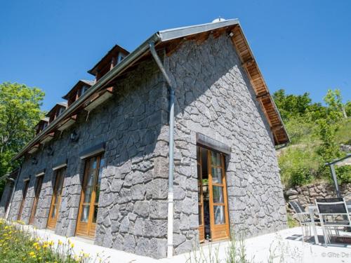 Gîte Besse-et-Saint-Anastaise, 5 pièces, 8 personnes - FR-1-630-277 gîte à louer Besse-et-Saint-Anastaise