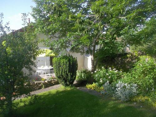 Gîte Saint-Gènes-Champanelle, 2 pièces, 2 personnes - FR-1-630-276 gîte à louer Manson