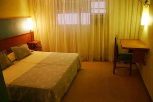 Classic Double or Twin Room image 9