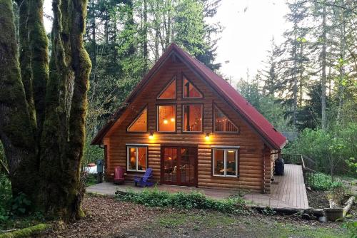 Glacier Springs Cabin #21 - This family home says Cabin in the Country!