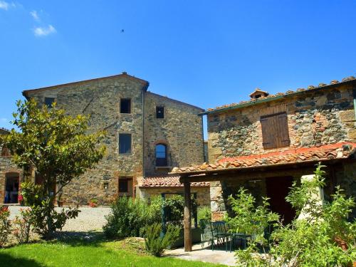 Pleasant holiday home in Montecastelli Pisano with pool gîte à louer Anqua
