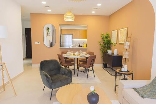 Art-inspired apartment amidst Downtown Dubai, Дубай (фото 10)
