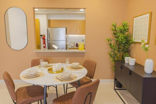 Art-inspired apartment amidst Downtown Dubai, Дубай (фото 9)