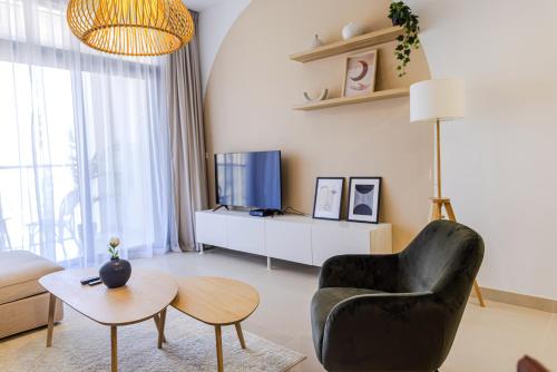 Art-inspired apartment amidst Downtown Dubai, Дубай (фото 6)