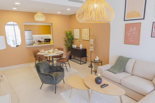 Art-inspired apartment amidst Downtown Dubai, Дубай (фото 7)