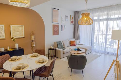 Art-inspired apartment amidst Downtown Dubai, Дубай (фото 5)