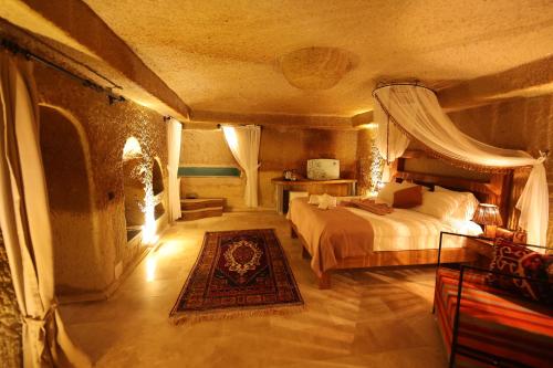 1 king bed, 1 sofa bed