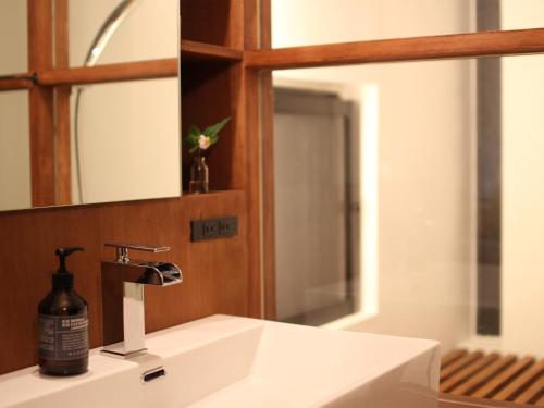 ON THE SAME HOTEL-All suite- – Naha, CA