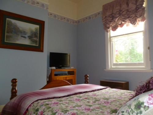 Donalea Bed and Breakfast & Riverview Apartment