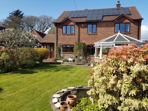 Dārzs, Barn Court Bed and Breakfast in Hordle