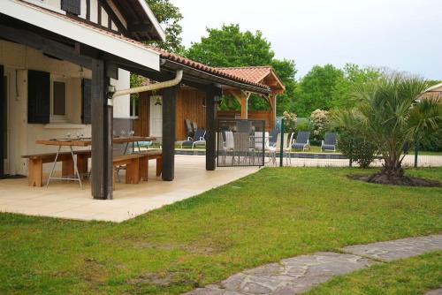 Villa de 6 chambres avec piscine privee jardin clos et wifi a Sainte Eulalie en Born