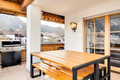 Ferienwohnung Bergblick fur bis 13 oder 14 Personen mit 5 Schlafzimmer und 3 Bader in Unterammergau
