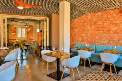 Alcazaba Premium Hotel - image 8