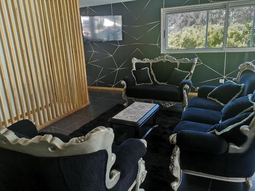 Leonchic - Guest House com Piscina de Água Salgada (Leonchic - Guest House com Piscina de Agua Salgada) in อบาเด เด เนย์วา
