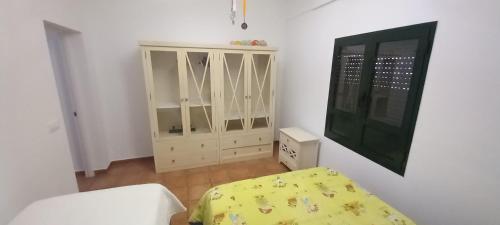  Exclusivo chalet con piscina junto a centro comercial, posibilidad de cama supletoria adicional Piscina Disponible hasta 15 de septiembre in Alcalá de Guadaira