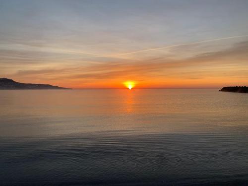  Little Paradise . Apartment in front of the sea in Comarruga