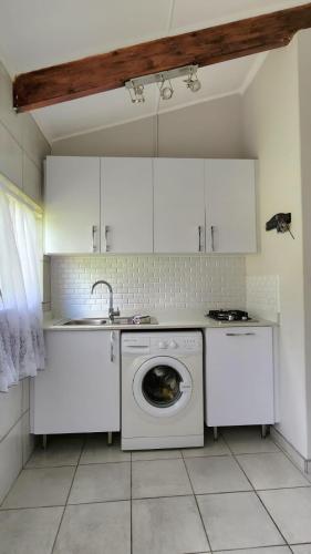 Kitchen, Seaview Villa 25 in Shelly Beach