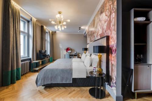 350652353 Grand Poet Hotel and SPA by Semarah