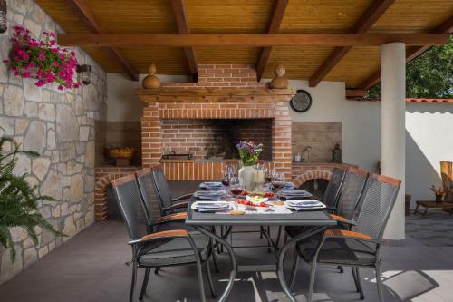 設施, Villa Giardino in 德里諾維錫