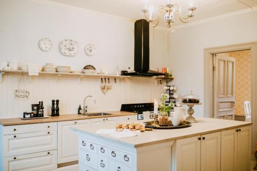 廚房, Salaisen Puutarhan Majatalo in 考哈約基