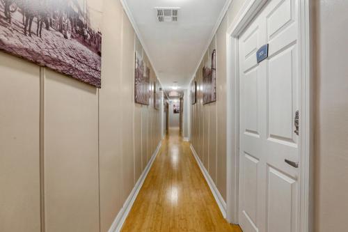 Express Studios Close to City Amenities - image 3