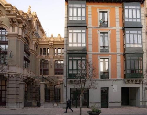  Apartamento Palacio Valdés, centro Avilés, con parking, Pension in Avilés bei El Pontón