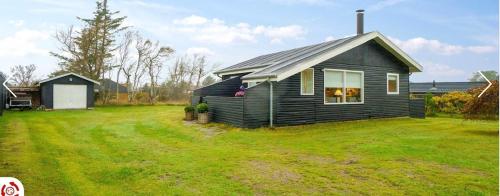  Sommerhus i Blokhus helt tæt på by og strand, Unterkunft in Blokhus