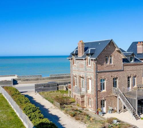 B&B Veulettes-sur-Mer - LES TAMARIS, Villa face à la mer, emplacement privilégié - Bed and Breakfast Veulettes-sur-Mer