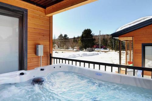 106 Chemin des Ruisselets in Stoneham (QC)