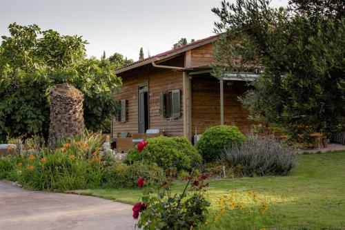 Dreamy Wooden Cottage Lixouri