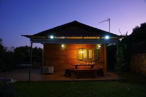 Dreamy Wooden Cottage Lixouri