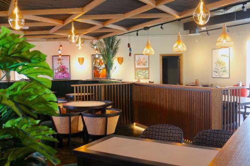 Restaurant, Hex Wildlife Hotel at Yorkshire Wildlife Park in Doncaster