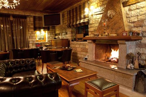 Bar/lounge, Nisista Lodge Mountain View in Rodavgi
