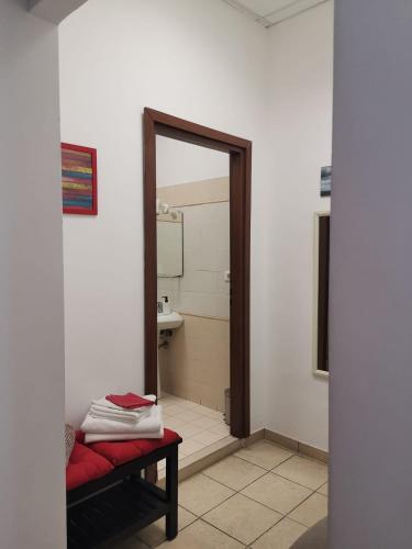 Home 103 - image 12