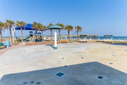 Sun Kissed Cottage 3 bedrooms Sleeps 7 Walk to Ocean - image 6