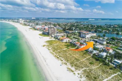 AMAZING LOCATION ! direct across ST, from beach in St Pete Beach, USA