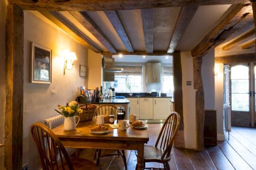 設施, Miller Cottage a luxury 1550's cottage in the Historic centre of Saffron Walden in 奧德利