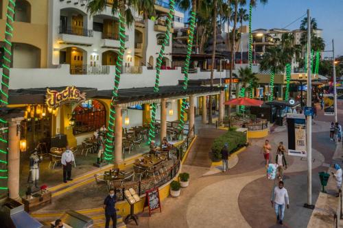 Marina Fiesta Resort and Spa - image 4