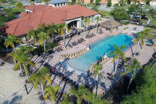 Huge 6Br 6Bath Villa & Private pool Min to Disney