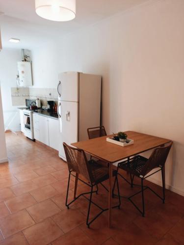 One-Bedroom Apartment image 5