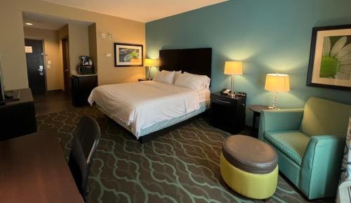 Holiday Inn Express Hotels & Suites Cuero, an IHG Hotel