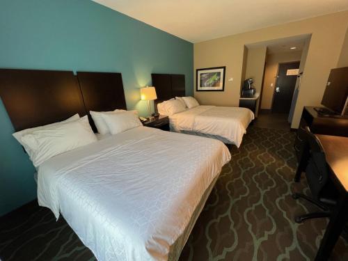 Holiday Inn Express Hotels & Suites Cuero, an IHG Hotel