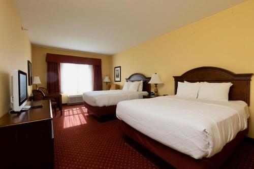2 queen beds