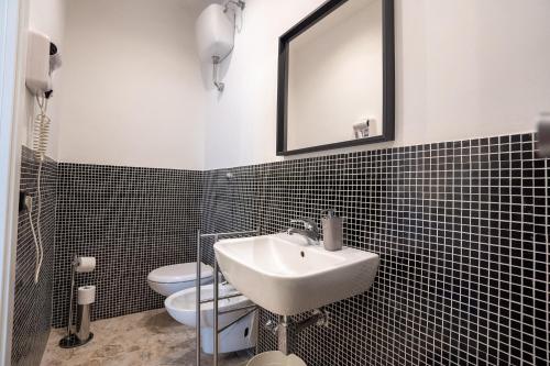 Bathroom, CAVOUR BARI CENTRO _ BRAND CITY LIFE _ in Bari