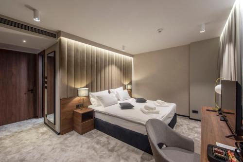 1 queen bed