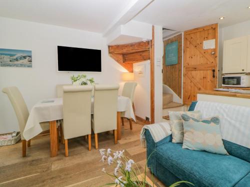 Curlews Cottage - image 6