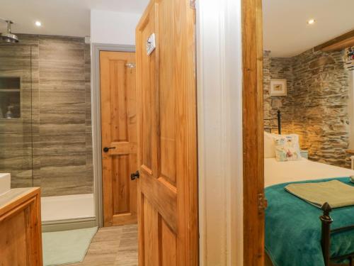 Curlews Cottage - image 10