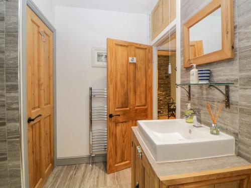 Curlews Cottage - image 3